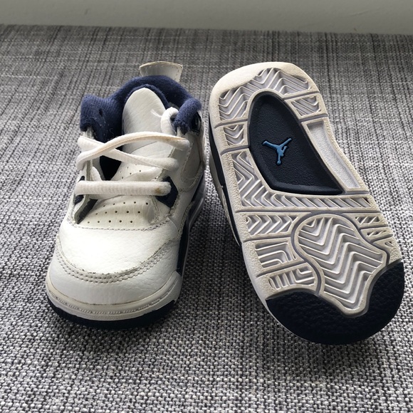 Toddler Jordan’s - Picture 4 of 4